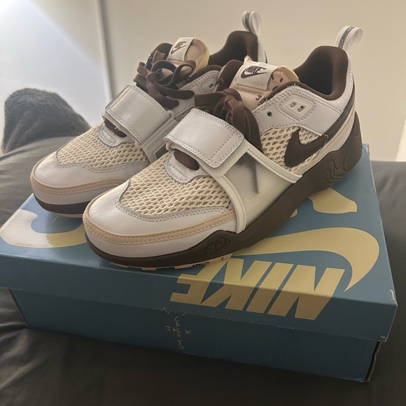 Nike Zoom Field Jaxx Size 9.5 barely used - Picture 1 of 8